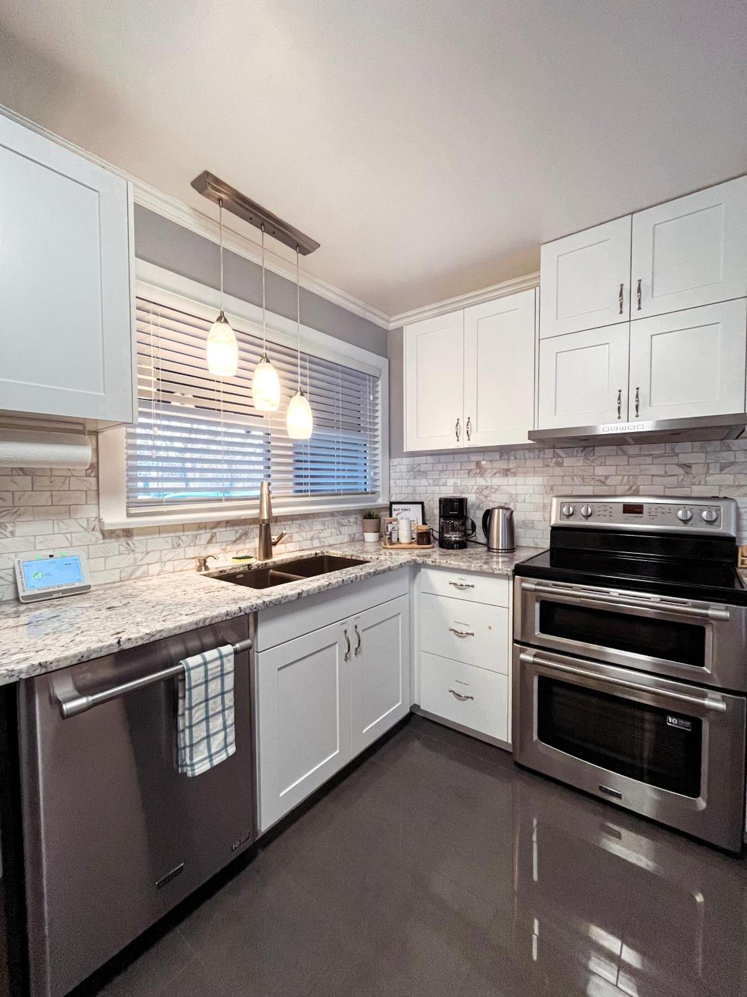 Peaceful 4Bdrm Home 5Mins To Clifton Hill Niagara-vízesés Kültér fotó