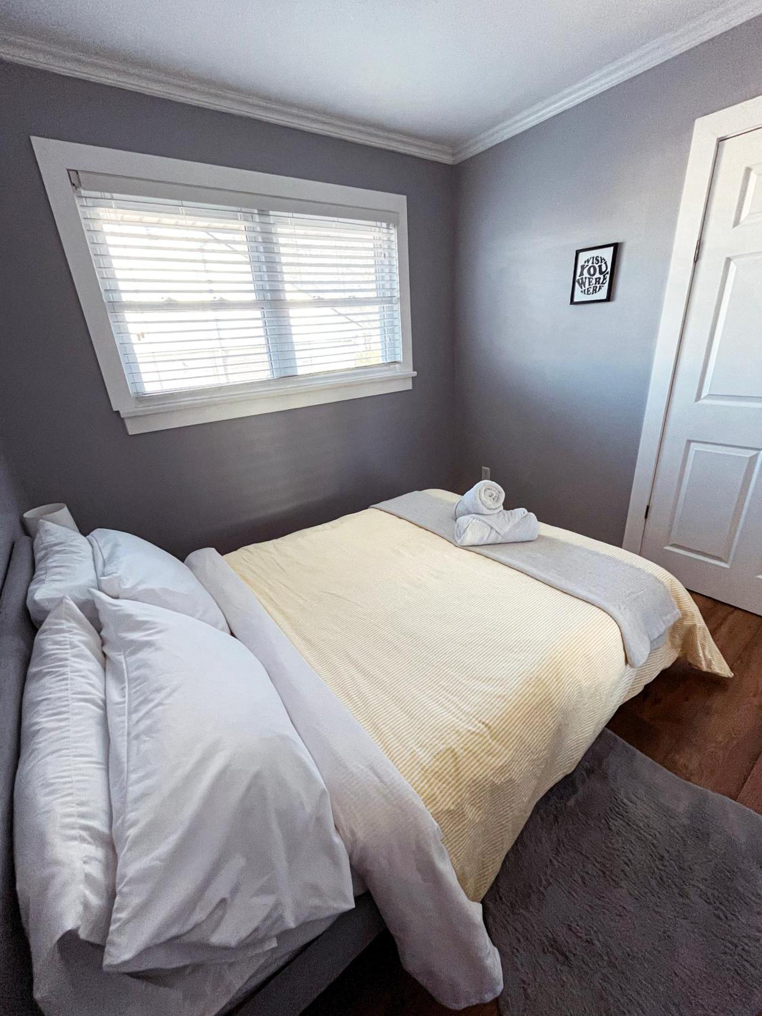Peaceful 4Bdrm Home 5Mins To Clifton Hill Niagara-vízesés Kültér fotó