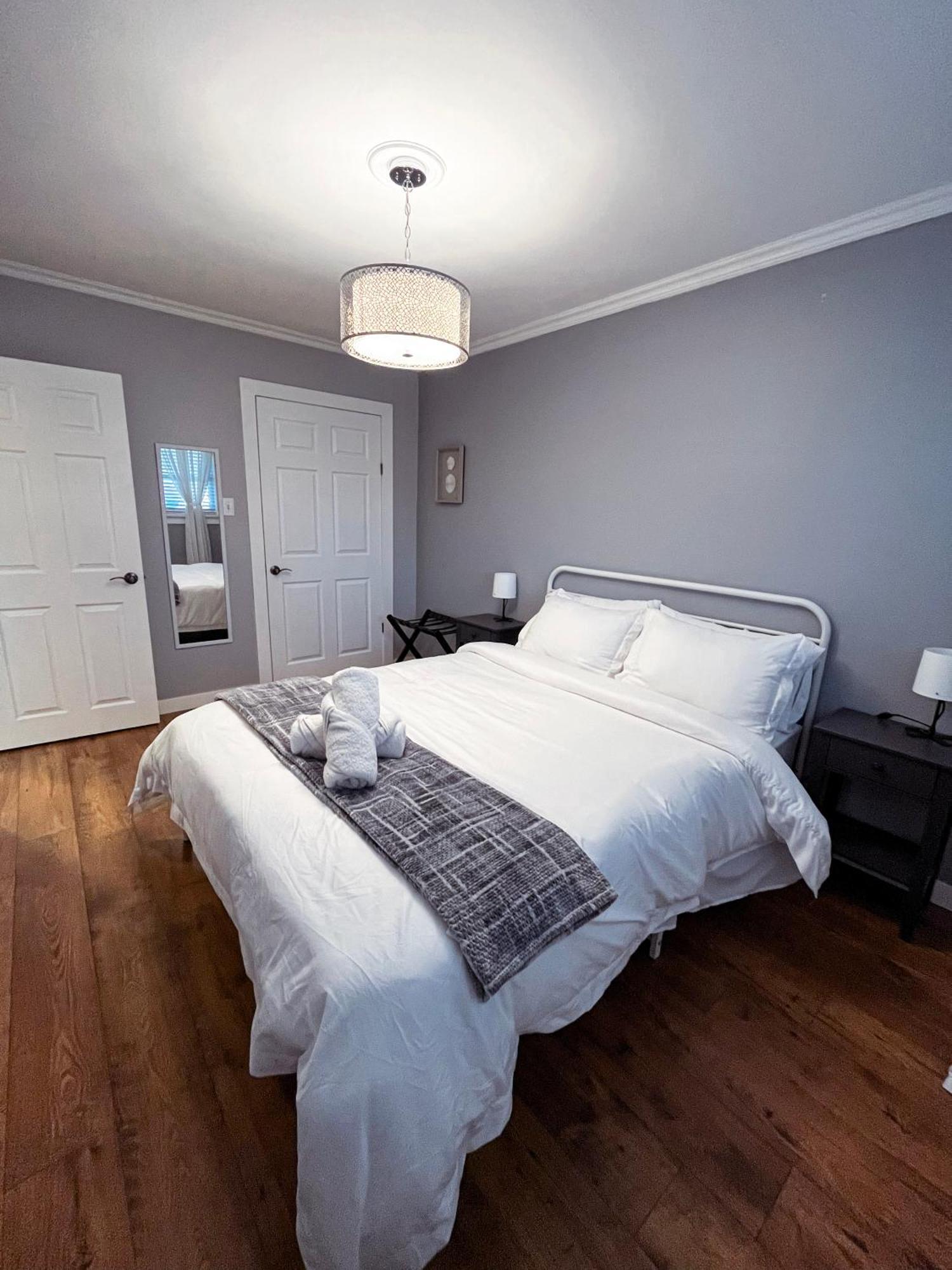 Peaceful 4Bdrm Home 5Mins To Clifton Hill Niagara-vízesés Kültér fotó